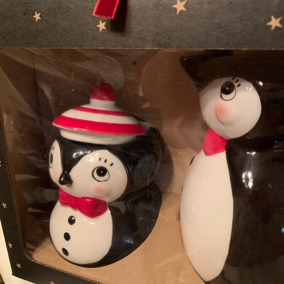 Johanna Parker Design Penguin Creamer & Sugar Christmas set  NEW IN BOX - Picture 2 of 3